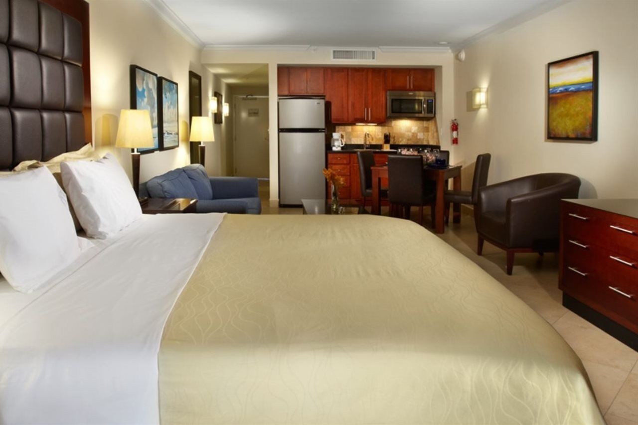 ดิวี วิลเลจ กอล์ฟ แอนด์ บีช รีสอร์ต Hotel Palm Beach ภายนอก รูปภาพ